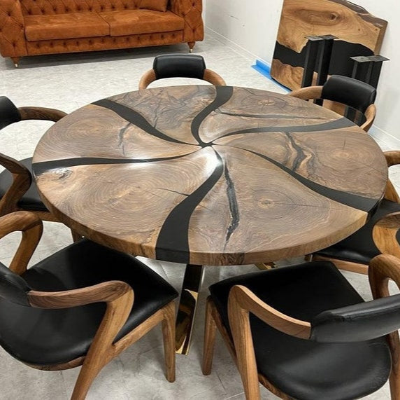 Round Table